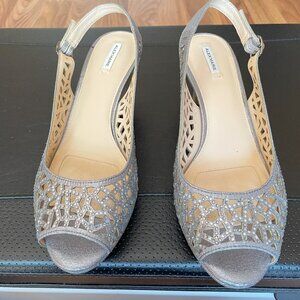SPARKLY SILVER HEELS  9.5 M